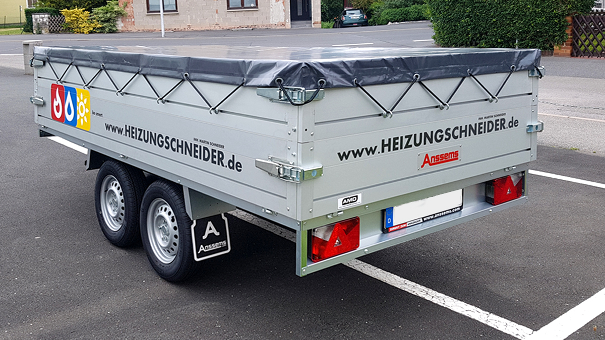 Heizungschneider-Anhaenger-Fahrzeugbeschriftung